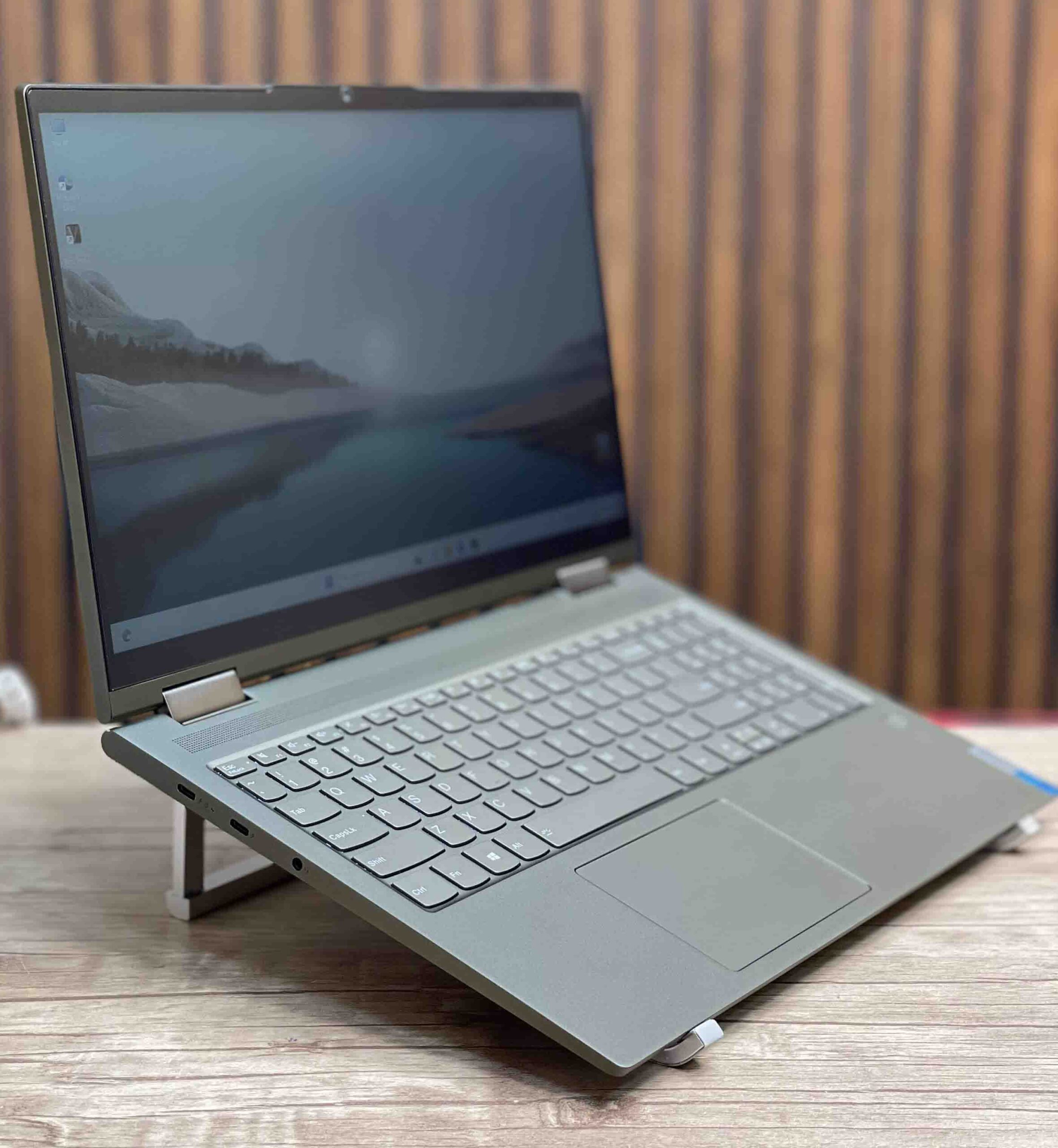 لپ‌تاپ Lenovo Yoga 7i